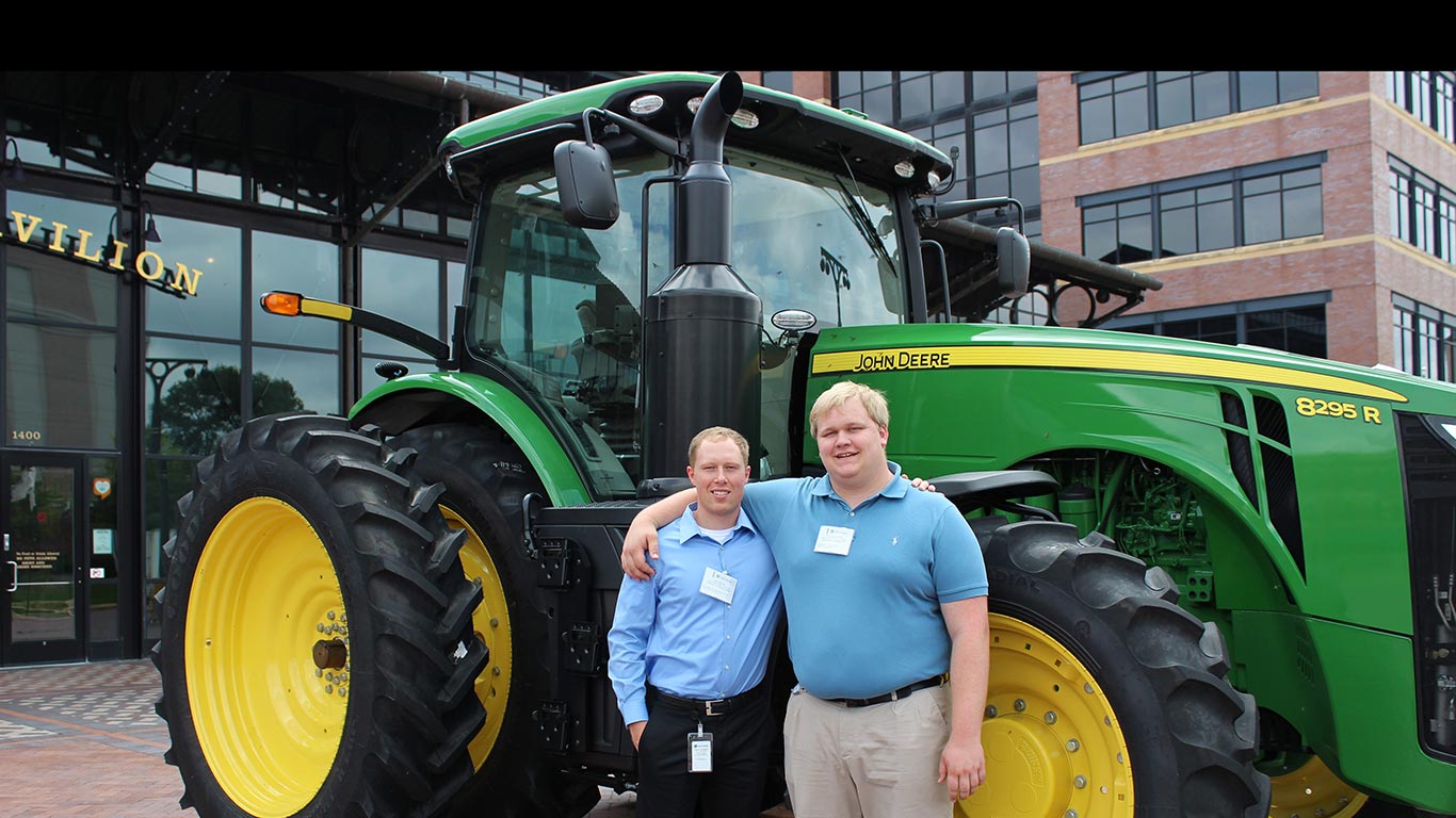 Students & New Graduates Careers John Deere US